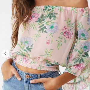 🌷3/$25🌷NWOT Chiffon Floral Top